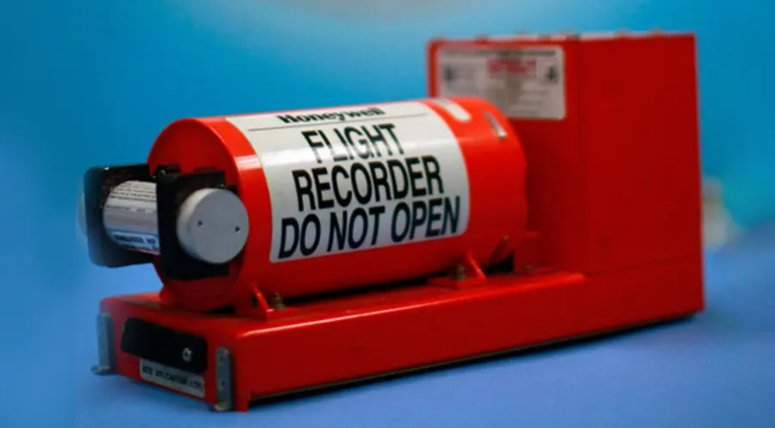 东航坠机24小时，MU5735黑匣子仍在搜寻，它能记录哪些信息？休闲区蓝鸢梦想 - Www.slyday.coM