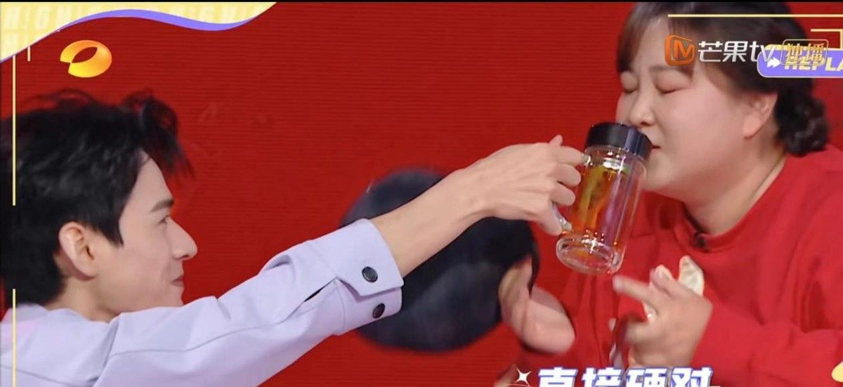 星期六的快乐是贾玲龚俊给的,两人拍照毫无默契笑到头秃休闲区蓝鸢梦想 - Www.slyday.coM 星期六的快乐是贾玲龚俊给的,两人拍照毫无默契笑到头秃休闲区蓝鸢梦想 - Www.slyday.coM