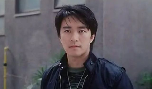 周星驰为MU5735祈福,怒怼外国机师冷血言论,粉丝：星爷好样的休闲区蓝鸢梦想 - Www.slyday.coM