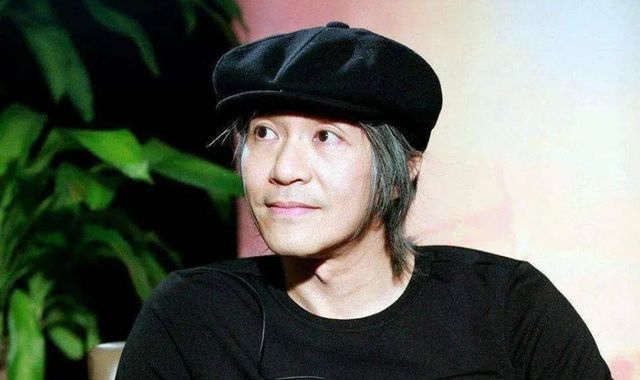 周星驰为MU5735祈福,怒怼外国机师冷血言论,粉丝：星爷好样的休闲区蓝鸢梦想 - Www.slyday.coM