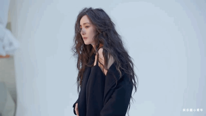 杨幂羊毛卷大片拍摄花絮狐狸幂笑起来好鲨呀表现力太绝了