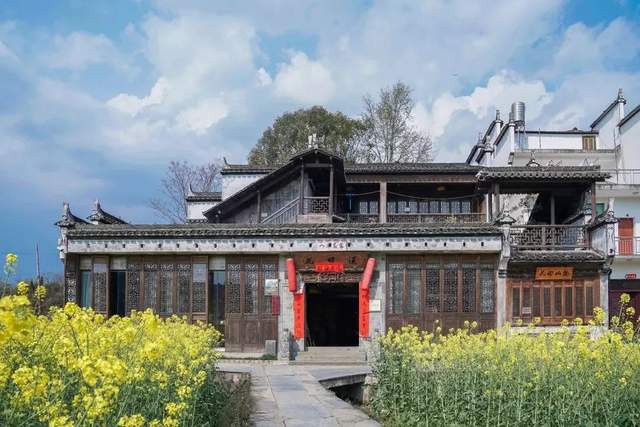 婺源中国最美乡村超赞徽派民宿这里才是春日的终极踏青丨花田溪