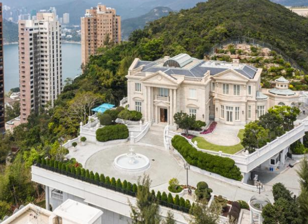 首富耗资40亿,足足用了10年盖三栋别墅,入伙之后却放空了2年__财经