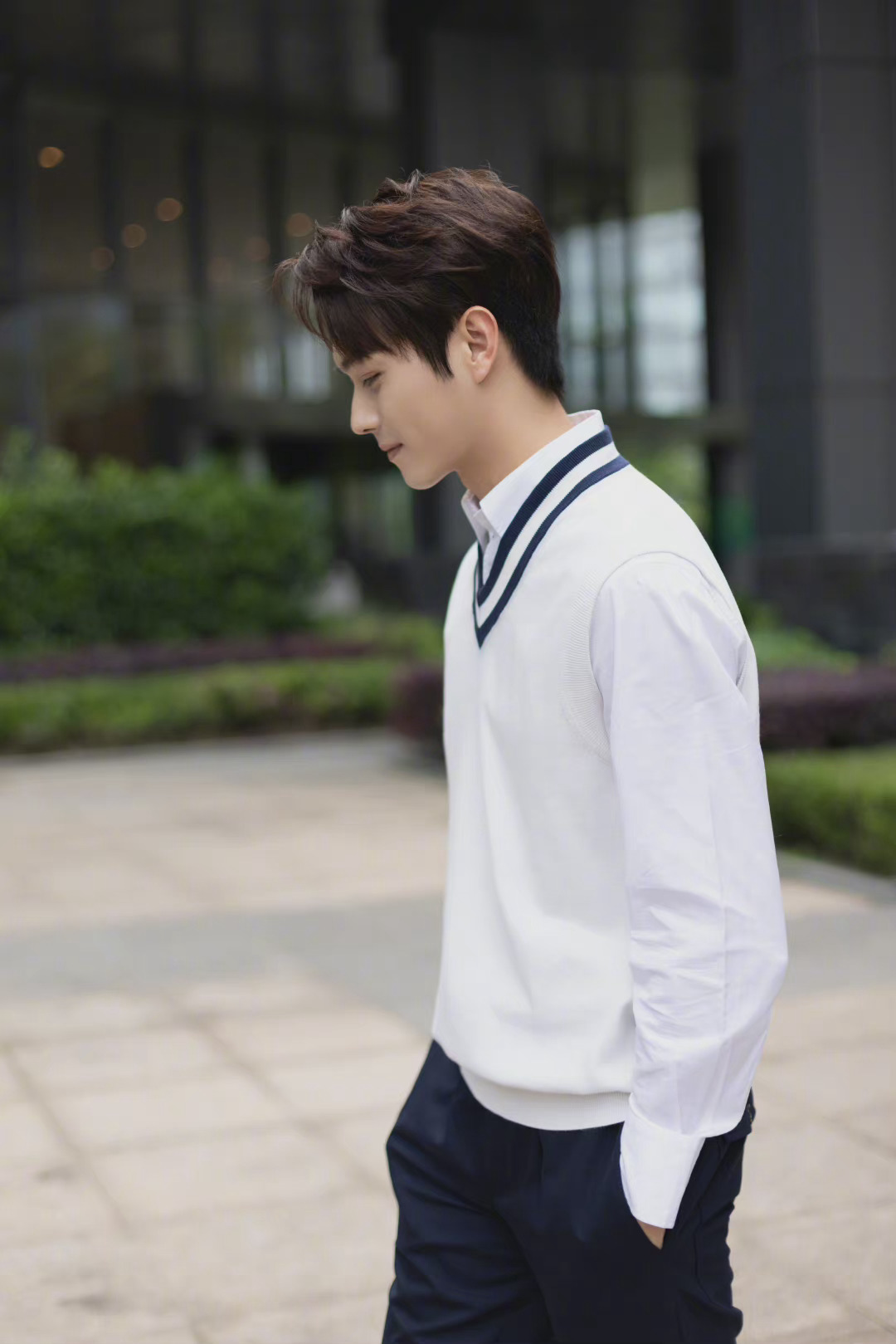 有网友发现许凯出现在2022深圳校草的评选上|许凯|深圳_新浪新闻