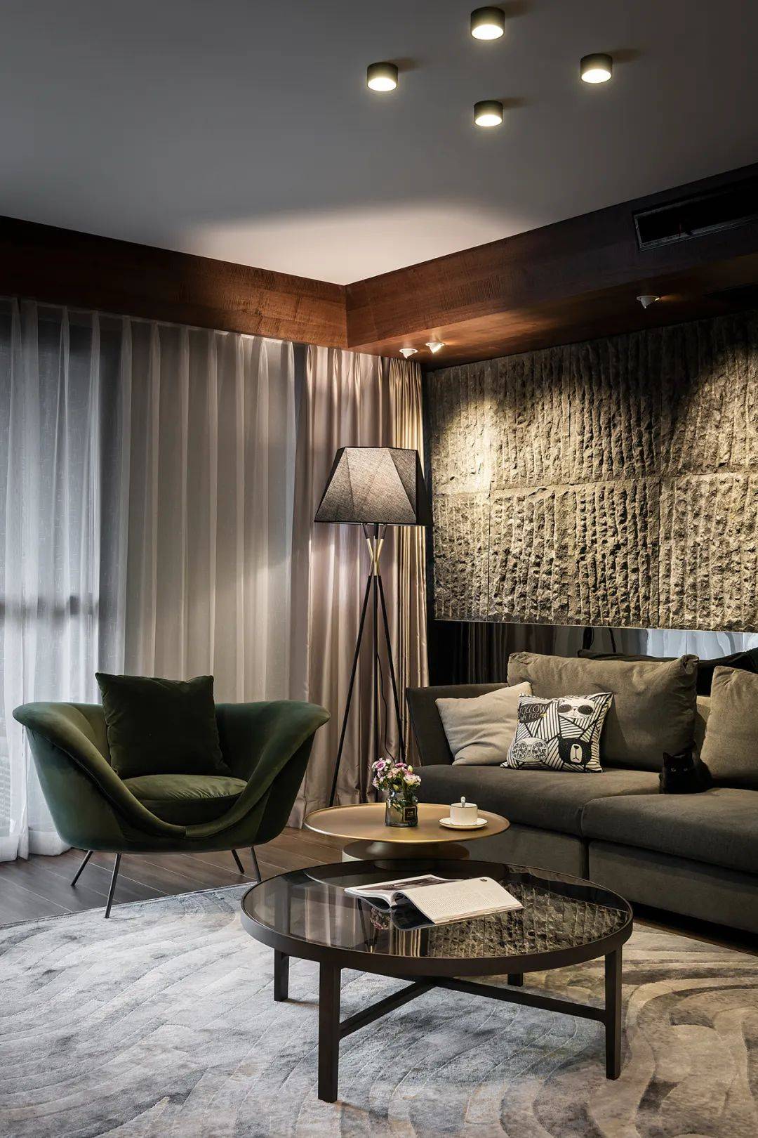 复古港风都市精英偏爱的冷硬派家装