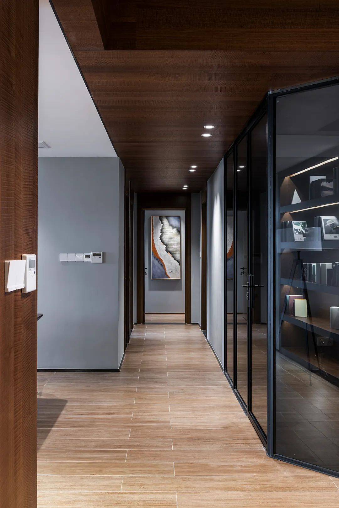 复古港风都市精英偏爱的冷硬派家装