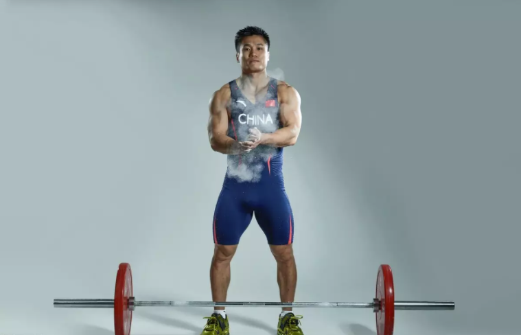 恭喜中国举重男神，吕小军！递补里约奥运会金牌，实现奥运3连冠休闲区蓝鸢梦想 - Www.slyday.coM