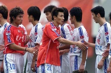 情同手足,却分道扬镳,球队大哥李玮锋和郑智的恩怨故事