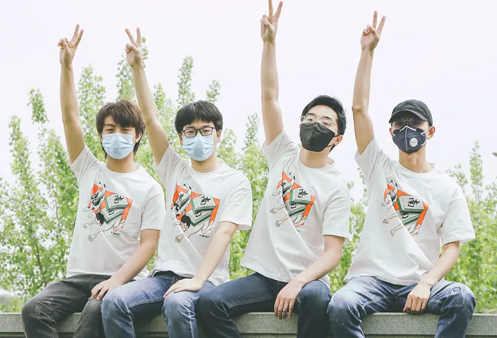 救了1000只猫后，他被网暴了休闲区蓝鸢梦想 - Www.slyday.coM