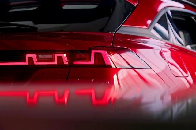 13万预算，长安UNI-T和奔腾B70S谁更值得买？