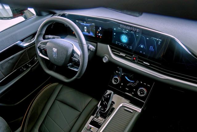 13万预算，长安UNI-T和奔腾B70S谁更值得买？