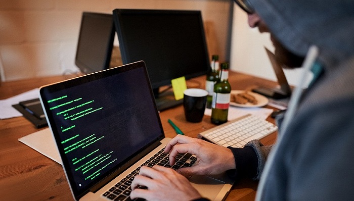 中国开发者现状调查报告：30至40岁程序员比例上升，近六成从业者不反对“大小周”休闲区蓝鸢梦想 - Www.slyday.coM