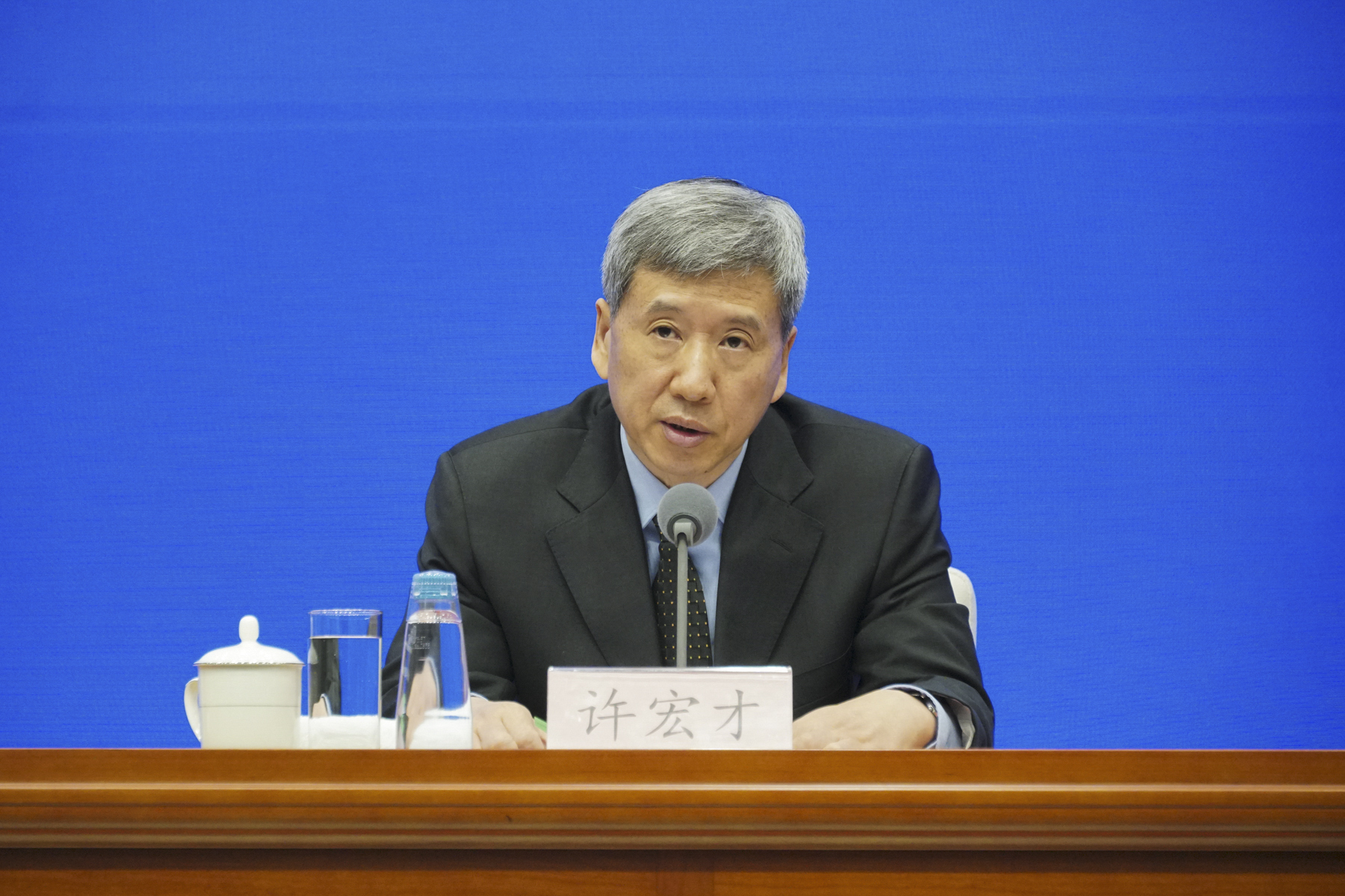 财政部副部长许宏才 &nbsp; 澎湃新闻记者 周頔 摄