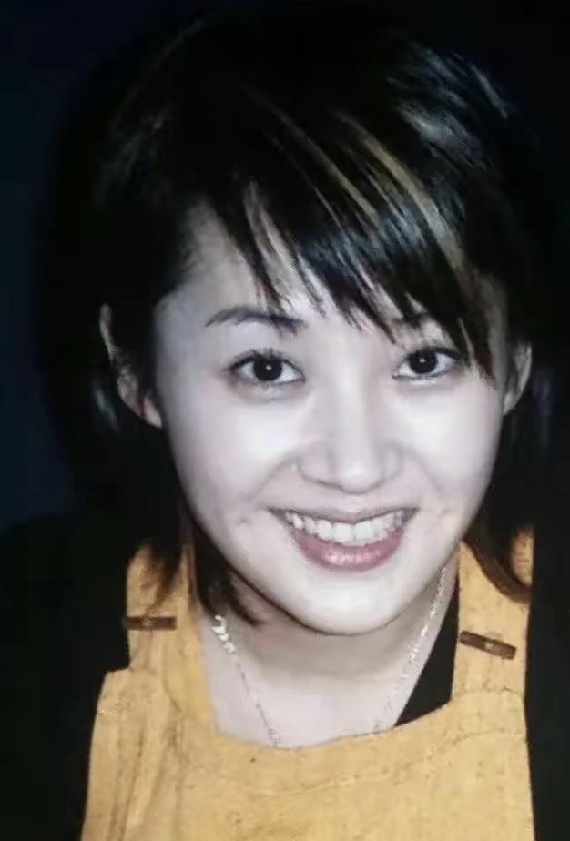 53岁许晴越老越惊艳,年过半百却嫩成少女,凹凸有致火辣又撩人|许晴_新