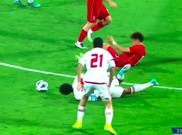 躲球的吴曦张琳芃学会了吗?国足00后小将血性犯规,央视点名表扬休闲区蓝鸢梦想 - Www.slyday.coM 躲球的吴曦张琳芃学会了吗?国足00后小将血性犯规,央视点名表扬休闲区蓝鸢梦想 - Www.slyday.coM