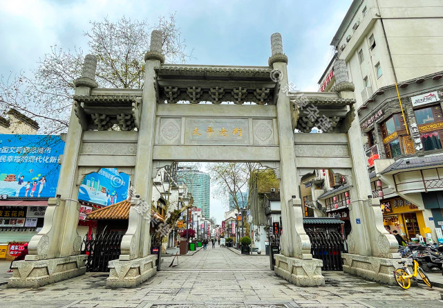 疫情下真实的长沙,太平老街人气"冷清",五一广场如"空城"