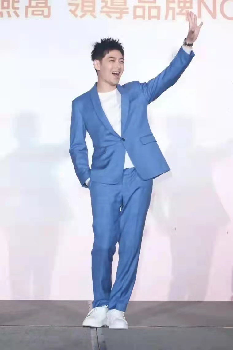 侯佩岑面部僵硬大变样，颜值被林心如秒杀，同框都输给林志颖休闲区蓝鸢梦想 - Www.slyday.coM