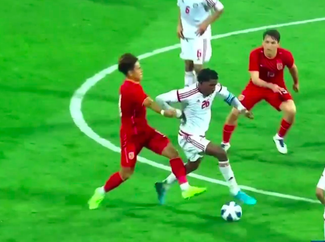 躲球的吴曦张琳芃学会了吗?国足00后小将血性犯规,央视点名表扬休闲区蓝鸢梦想 - Www.slyday.coM 躲球的吴曦张琳芃学会了吗?国足00后小将血性犯规,央视点名表扬休闲区蓝鸢梦想 - Www.slyday.coM