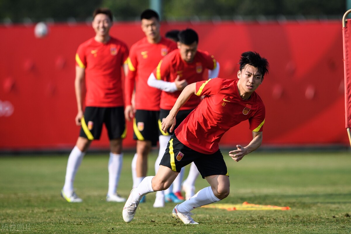 国足vs沙特23人名单:童磊身披7号战袍,10号仍然归属张稀哲休闲区蓝鸢梦想 - Www.slyday.coM 国足vs沙特23人名单:童磊身披7号战袍,10号仍然归属张稀哲休闲区蓝鸢梦想 - Www.slyday.coM