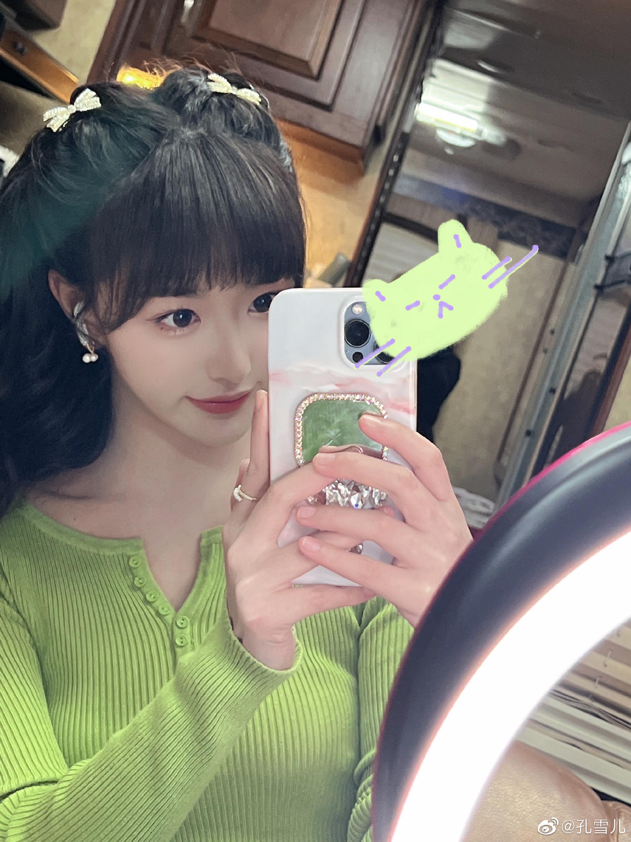 孔雪儿更新自拍 清新可爱的牛油果少女