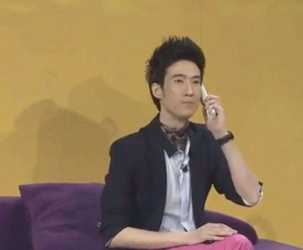 他们三人带着小品《大城小事》一起登上了春晚的舞台,这也是常远第三