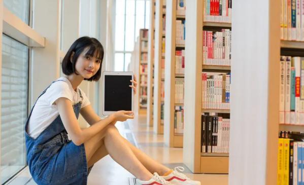 为啥女生“学历”越高，越不爱生孩子？00后的回答真是人间清醒休闲区蓝鸢梦想 - Www.slyday.coM