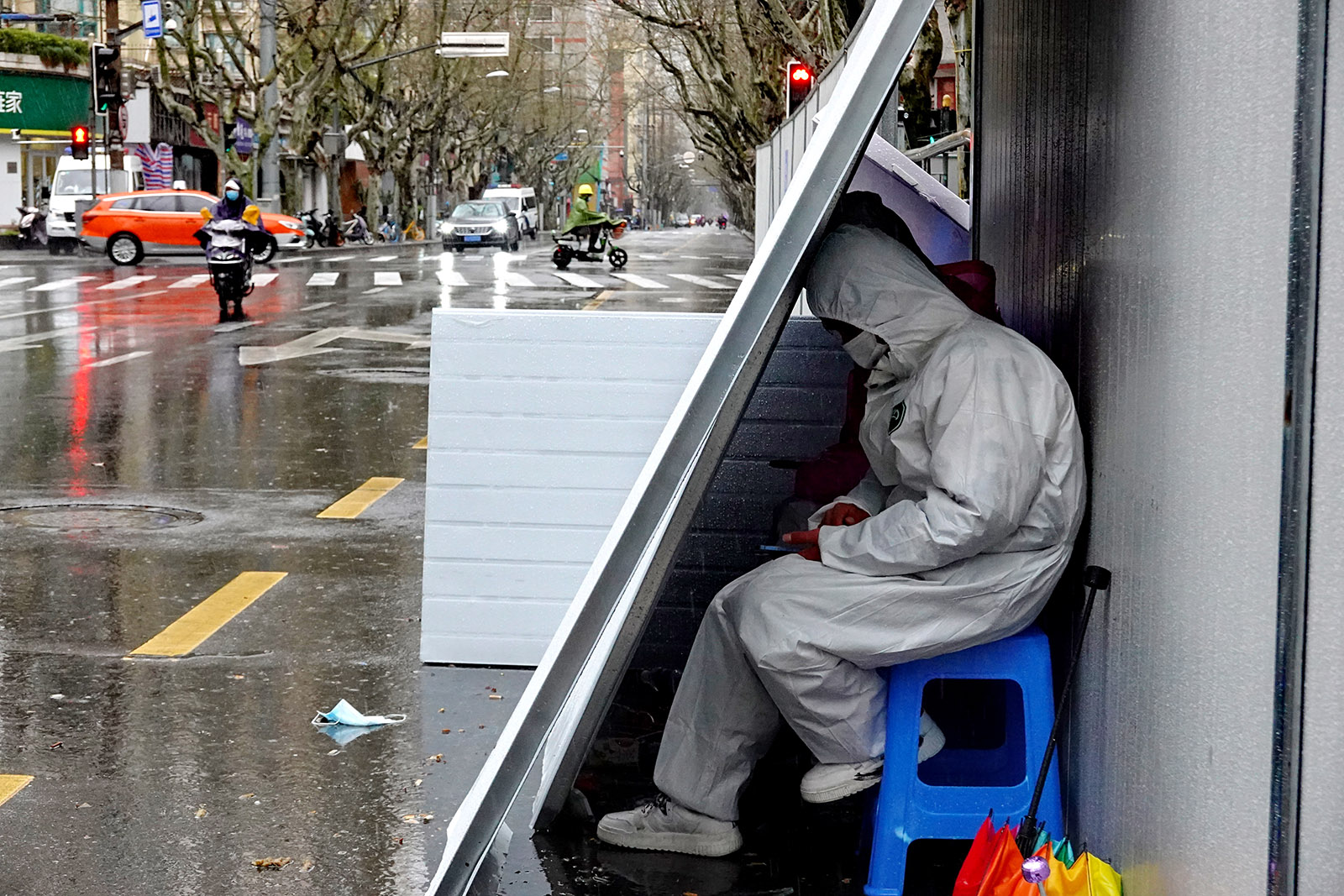 摄影记疫按下暂停键的城市和依旧前行的人