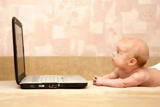 被整个朋友圈屏蔽也要晒娃？你可能坑了娃的未来休闲区蓝鸢梦想 - Www.slyday.coM