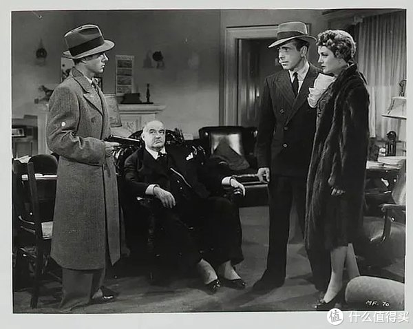 《新蝙蝠侠》：变黑的不仅是猫女和局长，还有蝙蝠侠的“芯”休闲区蓝鸢梦想 - Www.slyday.coM