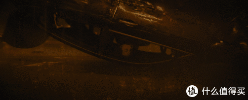 《新蝙蝠侠》：变黑的不仅是猫女和局长，还有蝙蝠侠的“芯”休闲区蓝鸢梦想 - Www.slyday.coM