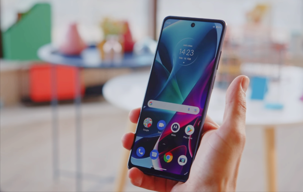 motoedges30是一款主打旗舰性能与长续航的手机,8g 128g版本的价格从