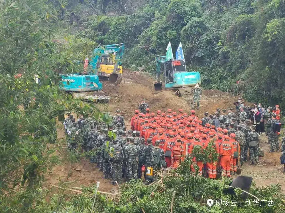 东航MU5735搜救，飞机残骸深入地下20米，为何不使用挖掘机？休闲区蓝鸢梦想 - Www.slyday.coM