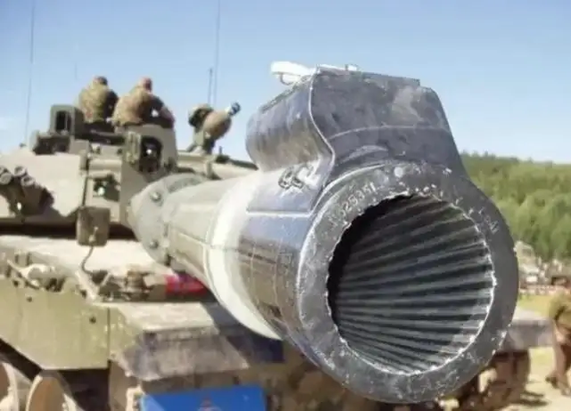 炮管作为坦克最重要的部分，寿命到底有多长呢？看完才知道有多长休闲区蓝鸢梦想 - Www.slyday.coM