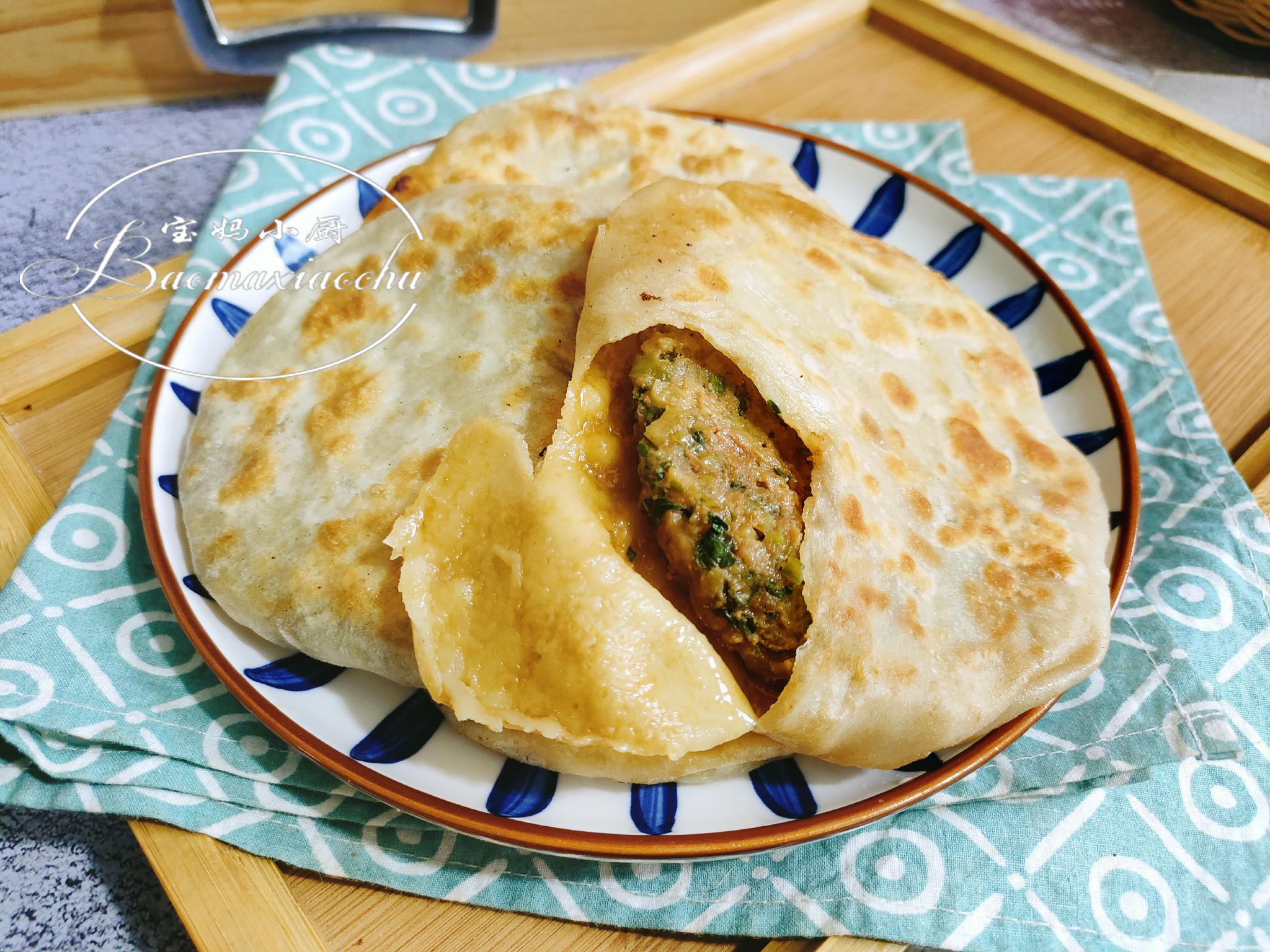 教你做猪肉芹菜馅饼皮薄大馅吃着软和