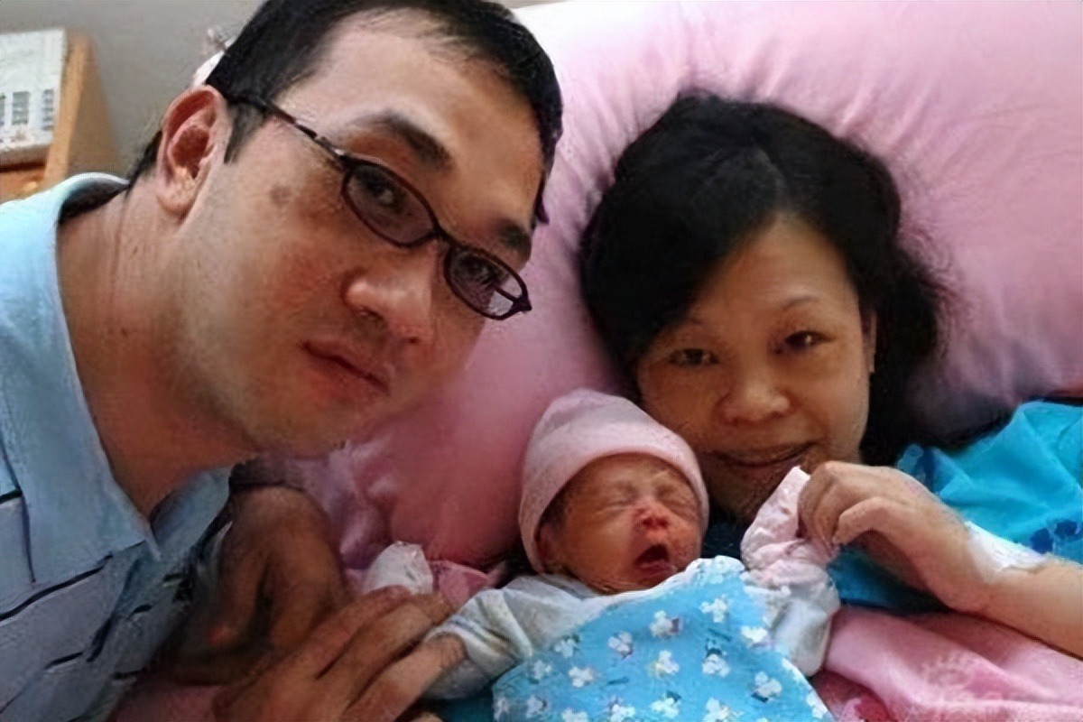 铁肺歌后彭佳慧首开直播谈及前男友落落大方强迫粉丝称赞美貌