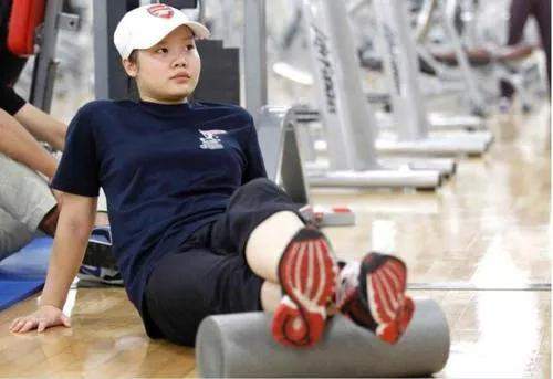 此后,逐渐不在系统训练的程菲"发福"了,这可能是很多职业运动员退役