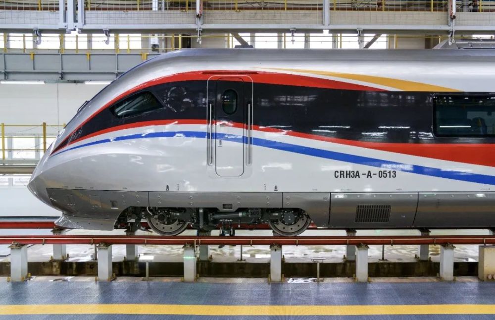 crh3a-a首次亮相标志贵阳环城快铁即将开通啦!-新浪汽车