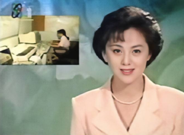 新闻联播海霞上身穿西装下身穿棉裤进央视28年就流过一次泪