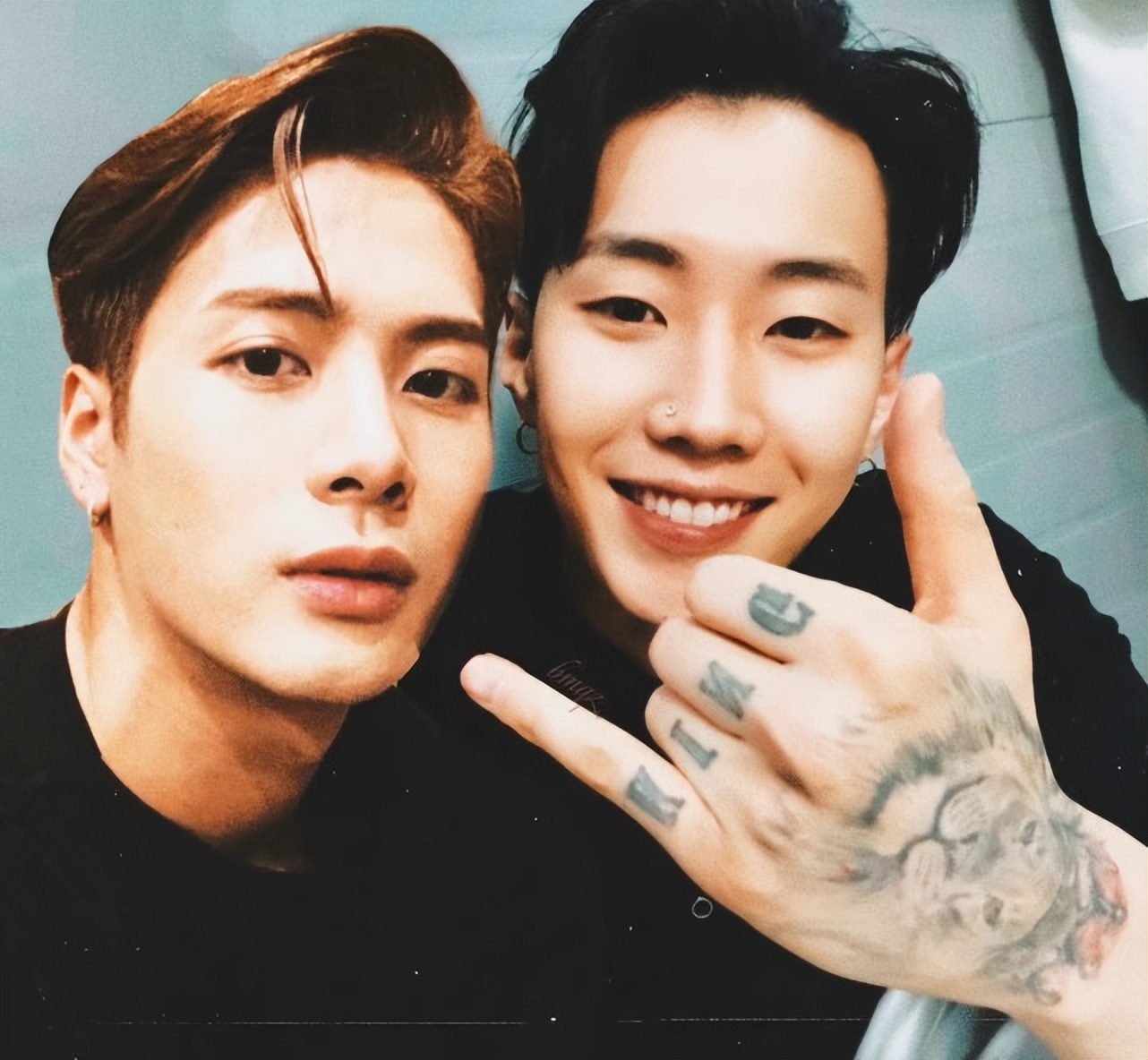 王嘉尔朴宰范同框跳舞双厨狂喜王嘉尔闭关准备新专辑