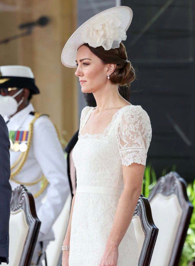 凯特王妃穿白色蕾丝裙真好看减龄且不失高级感很有品味