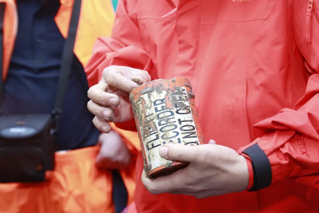 旅客名单、黑匣子、紧急代码……东航坠机事故权威回应休闲区蓝鸢梦想 - Www.slyday.coM