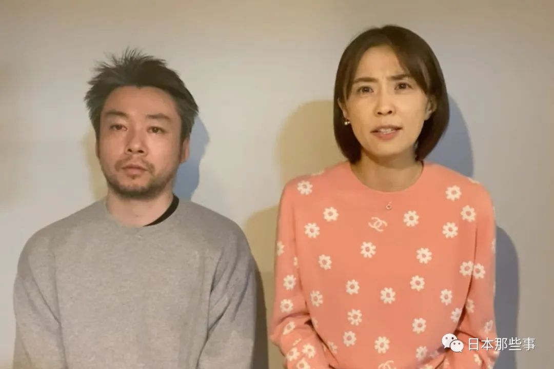 病痛缠身之时,海老藏还在病房里面看赛马新闻,完全不顾妻子的感受,也