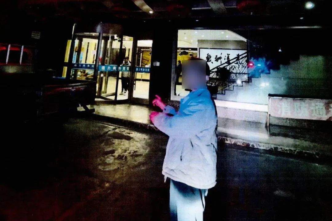 交友不慎！青海一男子好心借手机给朋友没想到…休闲区蓝鸢梦想 - Www.slyday.coM