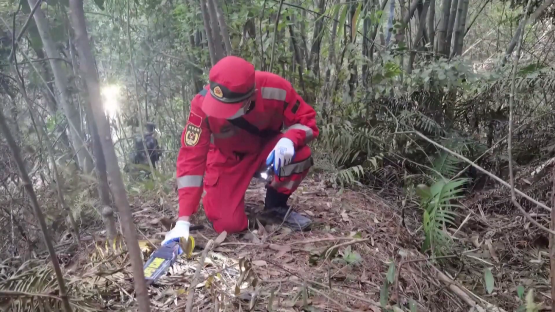 黑匣子初步读取分析需10至15天 东航坠机最新进展→休闲区蓝鸢梦想 - Www.slyday.coM