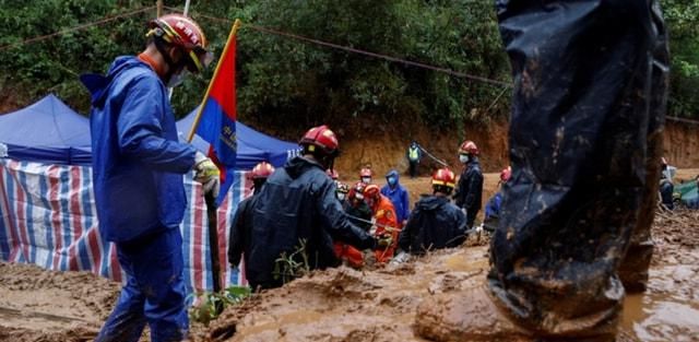 东航飞机失事后为何没有找到遗体却发现了没有被烧毁的身份证?休闲区蓝鸢梦想 - Www.slyday.coM 东航飞机失事后为何没有找到遗体却发现了没有被烧毁的身份证?休闲区蓝鸢梦想 - Www.slyday.coM