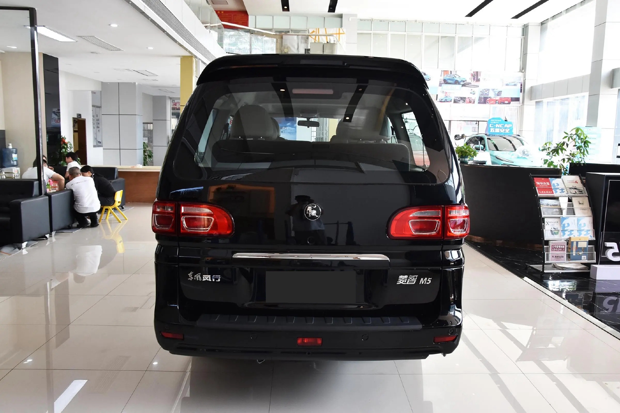 想买10万以内侧滑门MPV,可以看看这两款,空间大、油耗低-新浪汽车