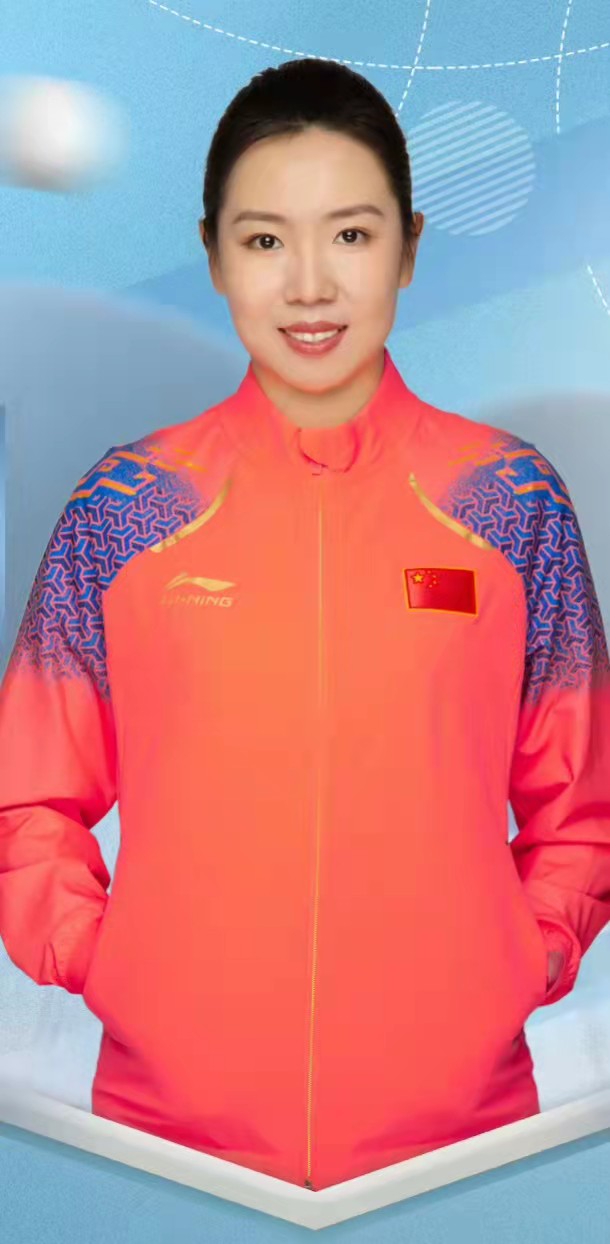 正能量李晓霞穿防护服在辽宁做志愿者为女乒奥运冠军点赞