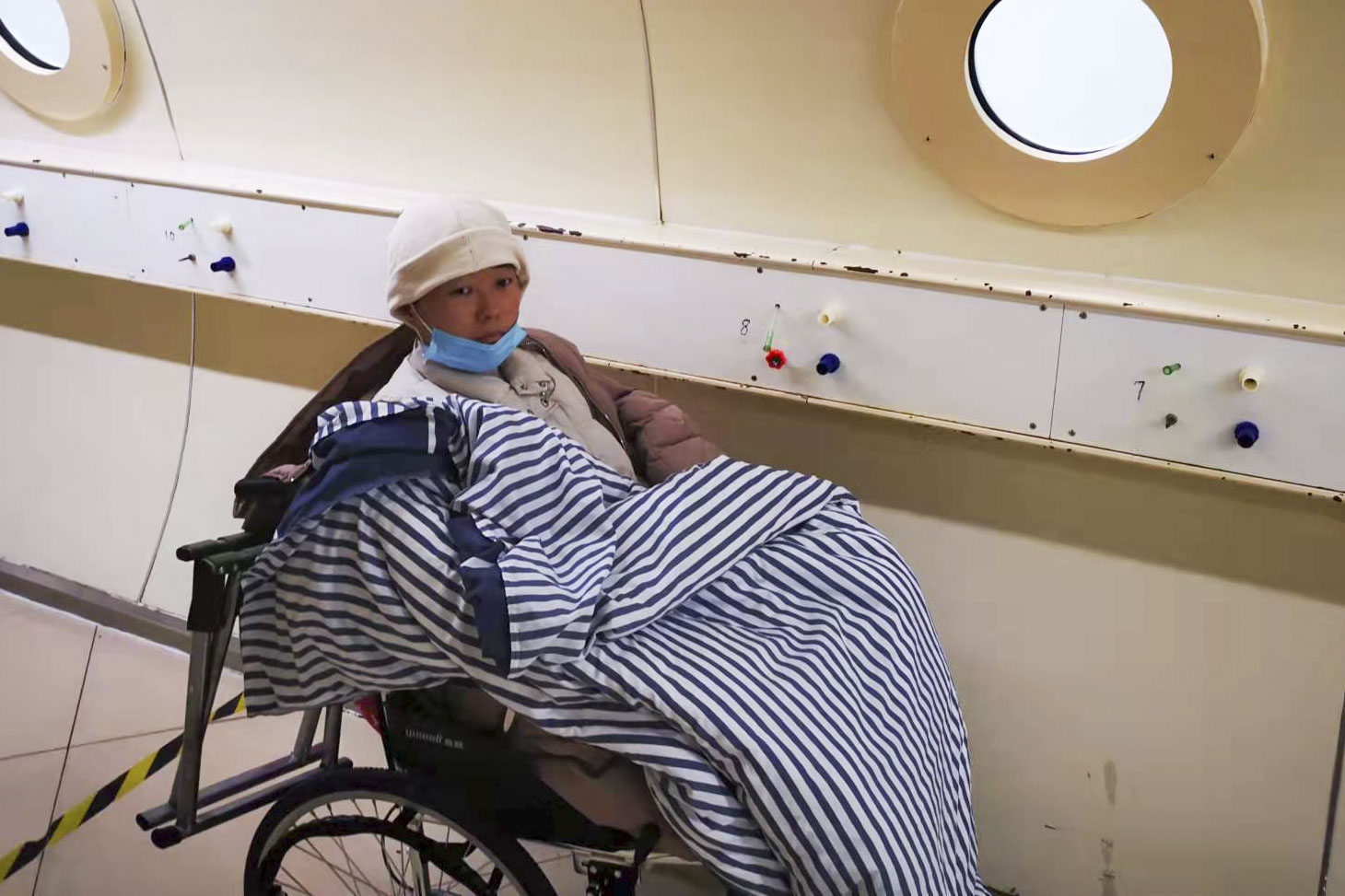 女子患重症花光家中积蓄,12岁男孩偷走房产证:我要卖房救妈妈休闲区蓝鸢梦想 - Www.slyday.coM 女子患重症花光家中积蓄,12岁男孩偷走房产证:我要卖房救妈妈休闲区蓝鸢梦想 - Www.slyday.coM