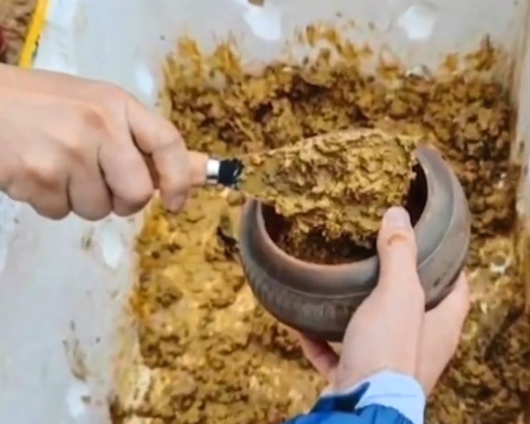 东航MU5735现场:气温最高近30℃,为何搜救人员还要穿防护服?休闲区蓝鸢梦想 - Www.slyday.coM 东航MU5735现场:气温最高近30℃,为何搜救人员还要穿防护服?休闲区蓝鸢梦想 - Www.slyday.coM