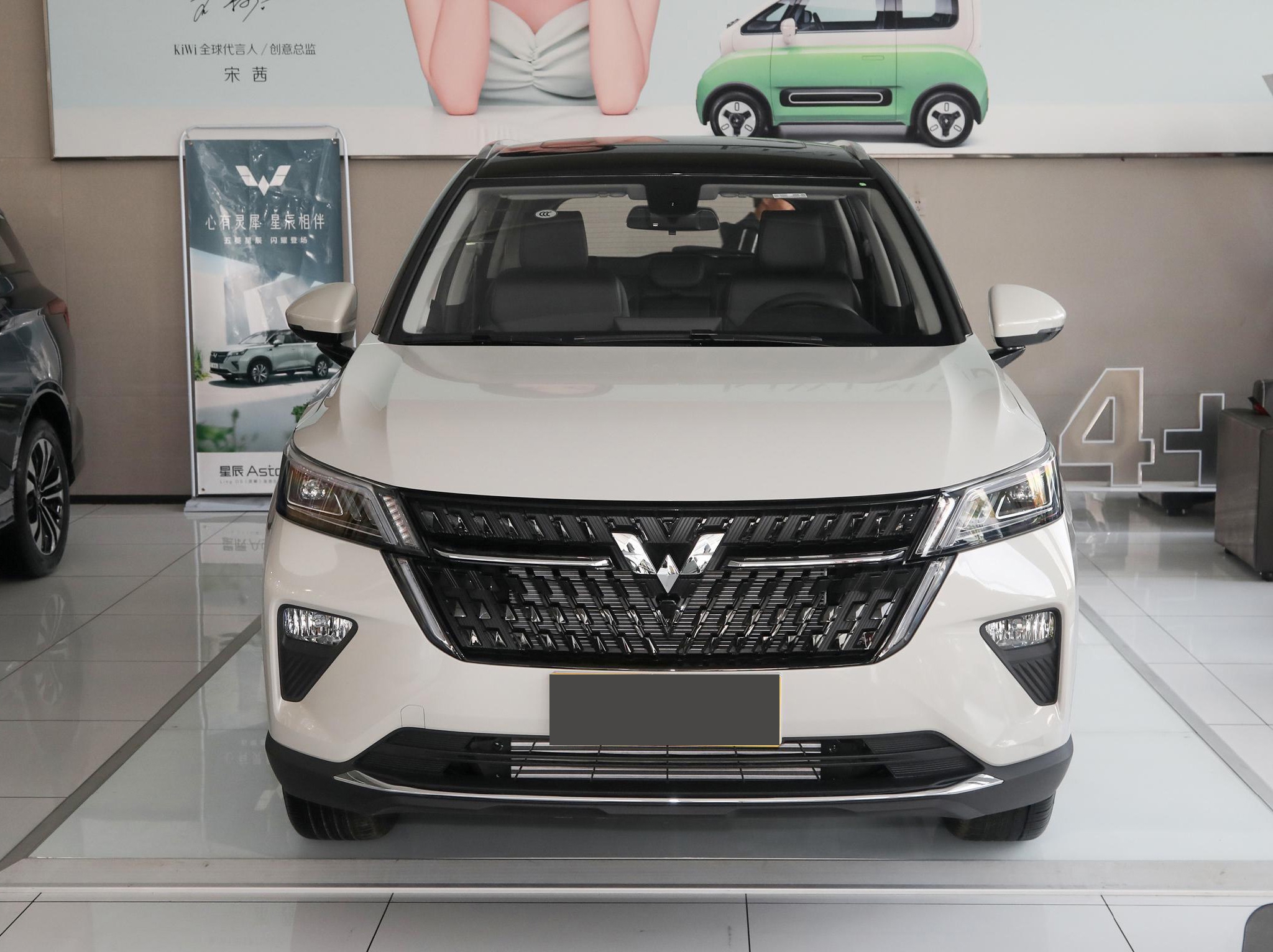 价格低至698万属于老百姓的高颜值车型实拍五菱星辰